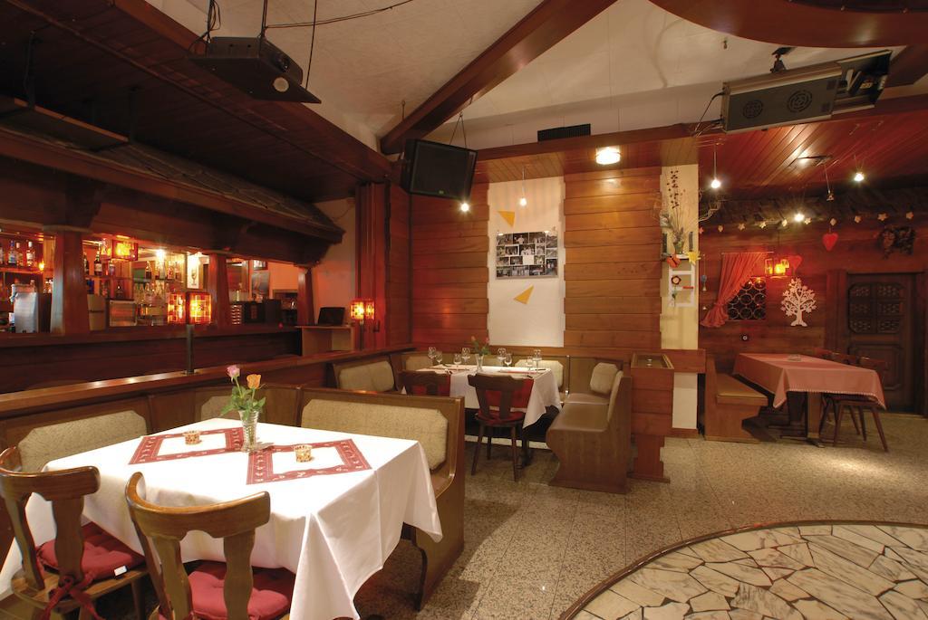 Pension Schoenblick Saas-Grund Esterno foto
